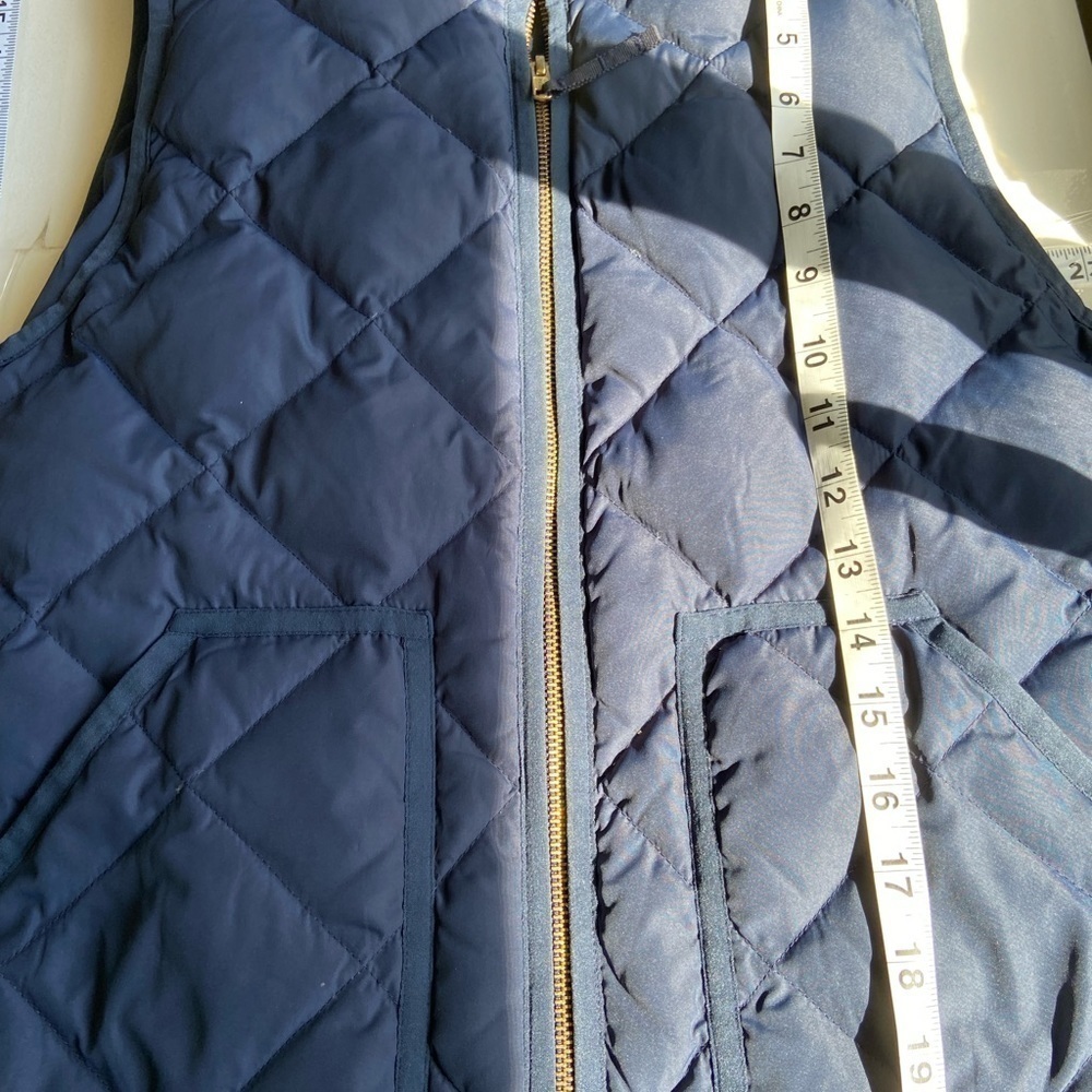 J. CREW Quilted Down Puffer Vest Size XS Navy Dark Blue Preppy Cozy - Picture 9 of 12